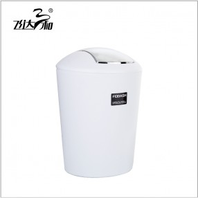 G1920  Trash can with swinging lid  5.6L