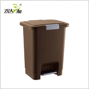 G2950Pedal lock lid trash can10L